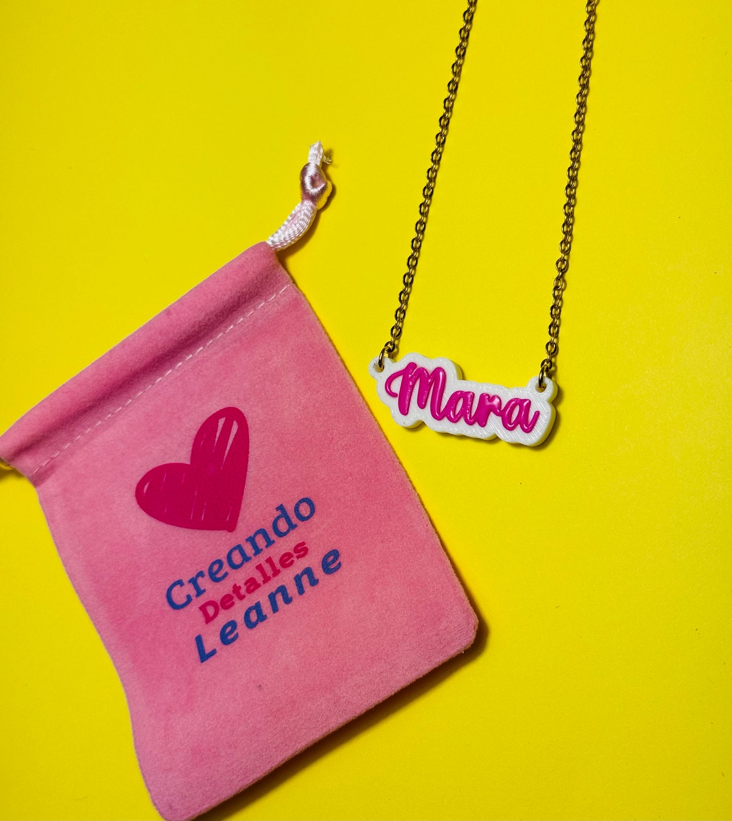 Cadena con nombre Charms 3D