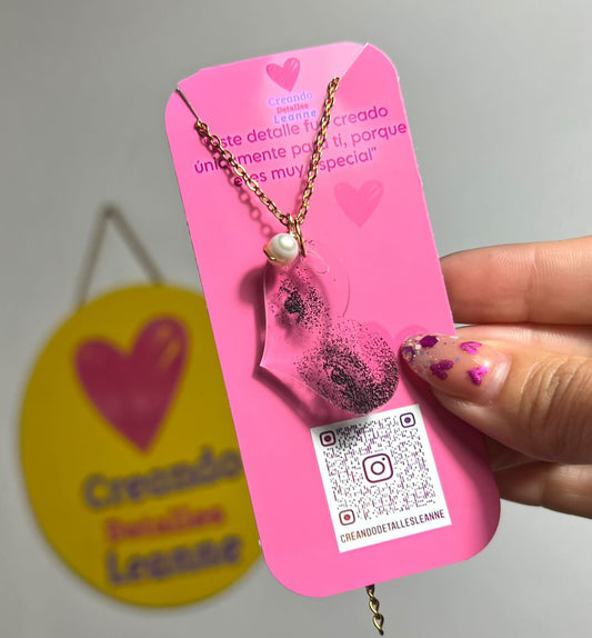 charms acrílico clear con ojitos grabados